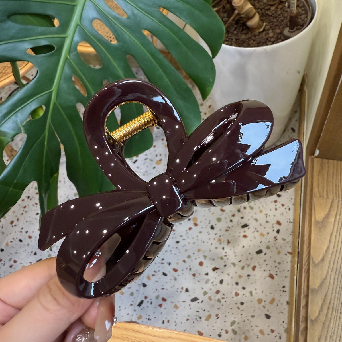 thickened irregular round bow hair claw