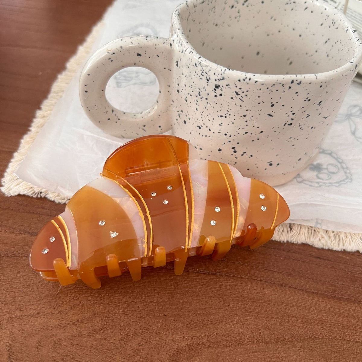 lucky knot hair claw