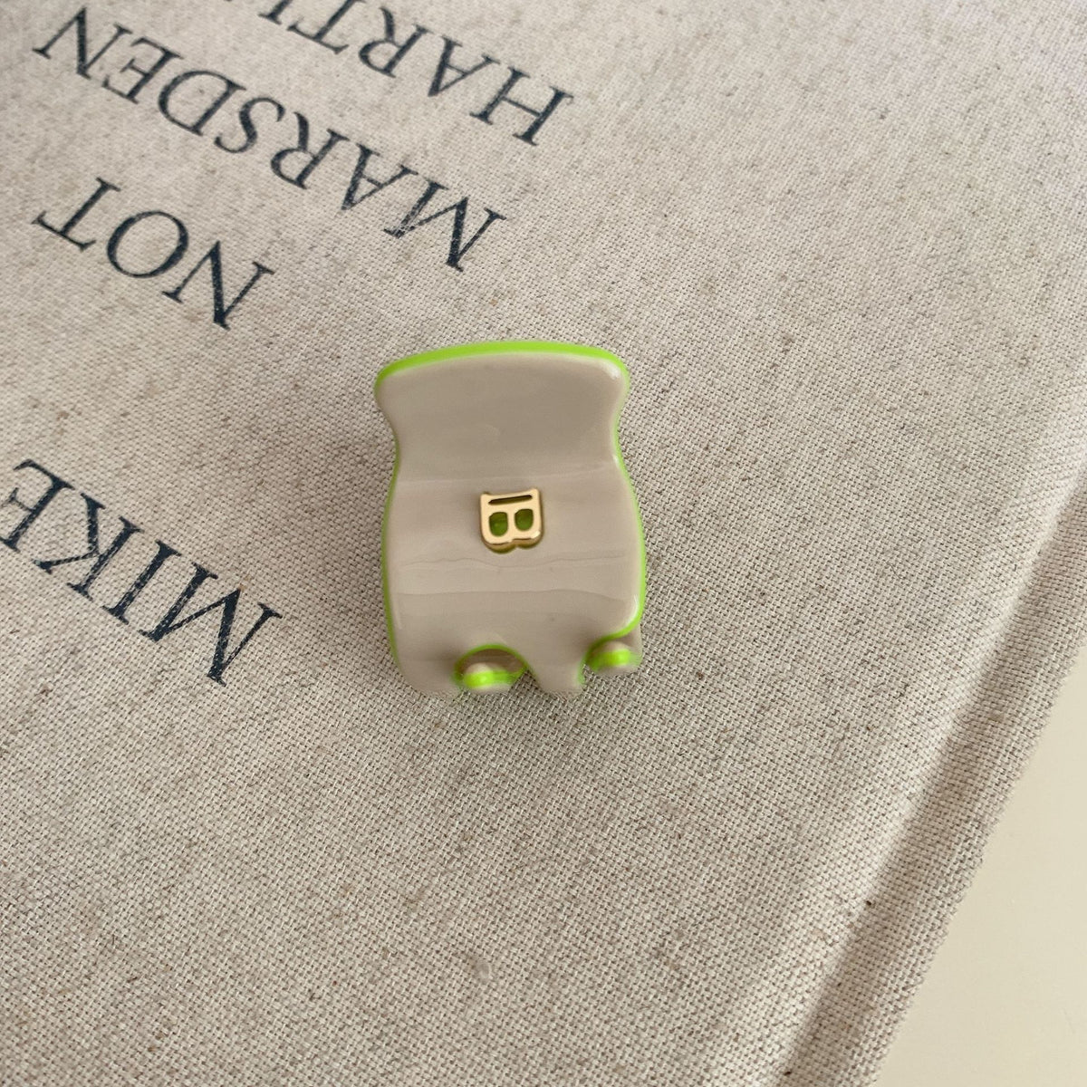 Korean version letter b hair claw