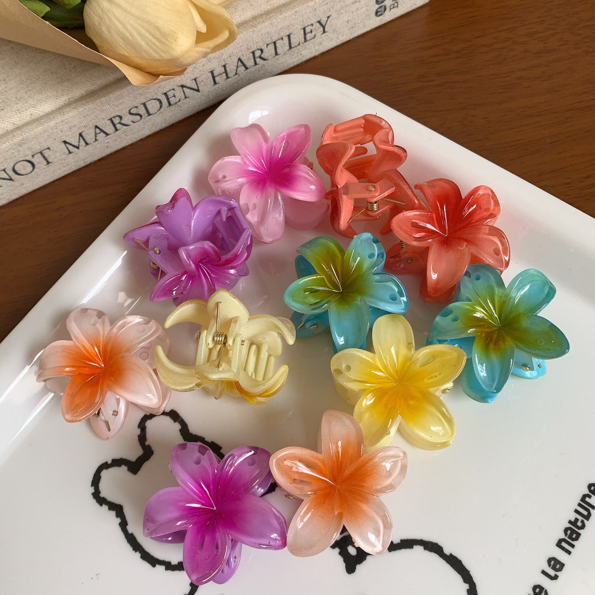Egg Flower Hair Claw