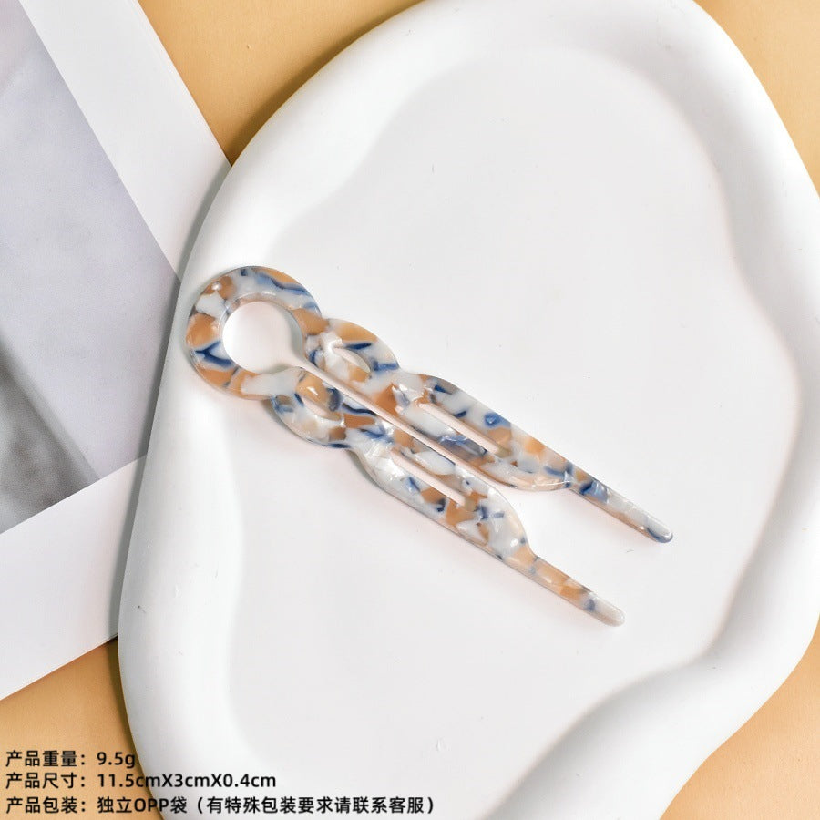 U-shaped acetic acid hairpin