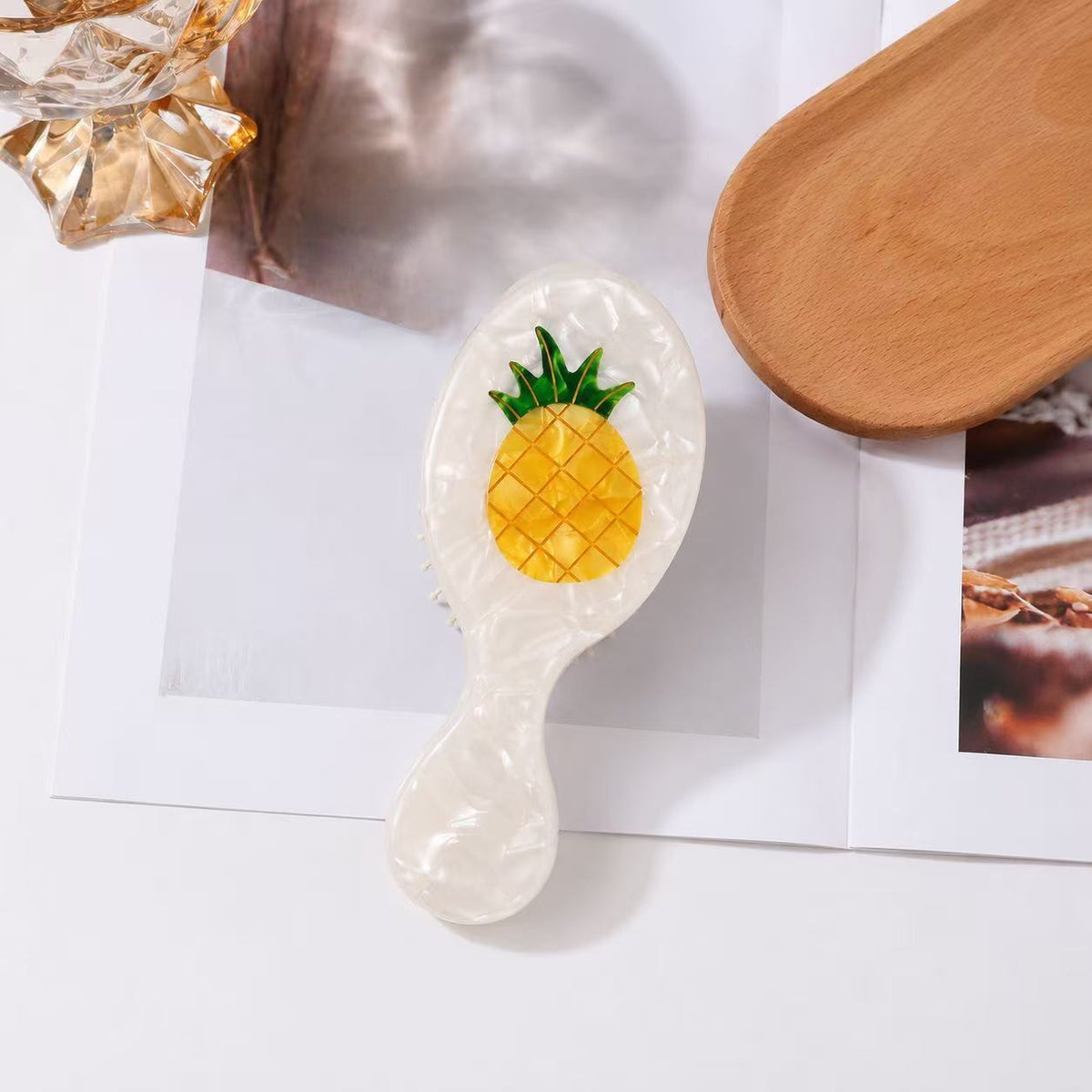 Cross-border pearlescent acetic acid fruit air cushion comb