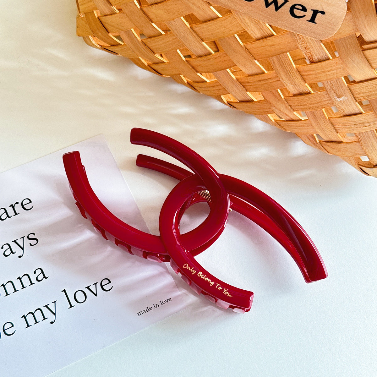 festive red large hair claw