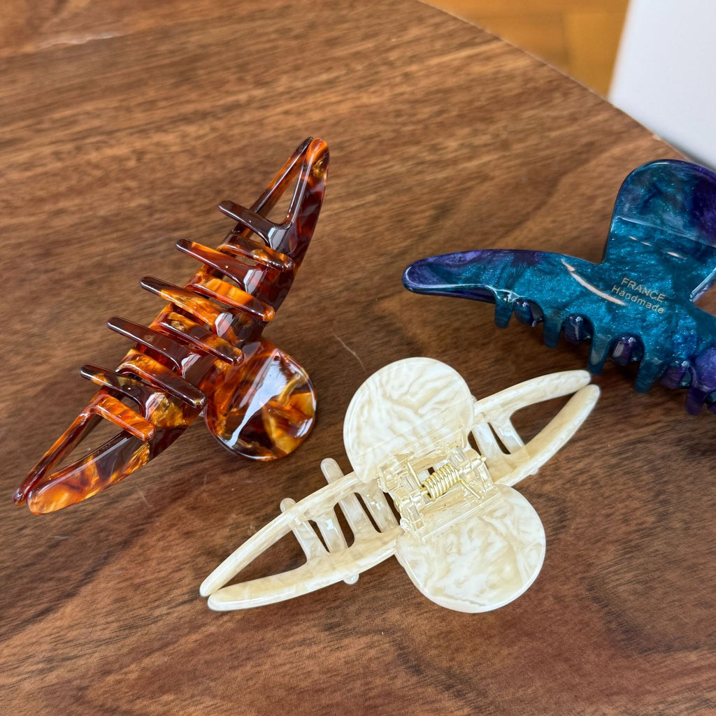 one-word hair claw