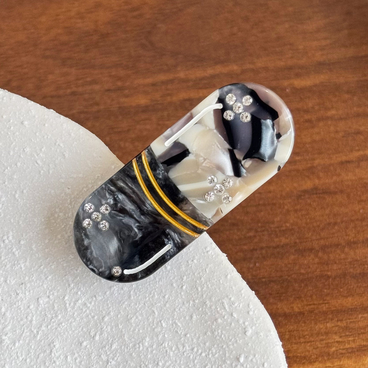 versatile duck bill hair clip