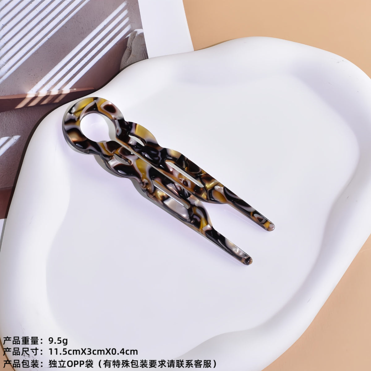 U-shaped acetic acid hairpin