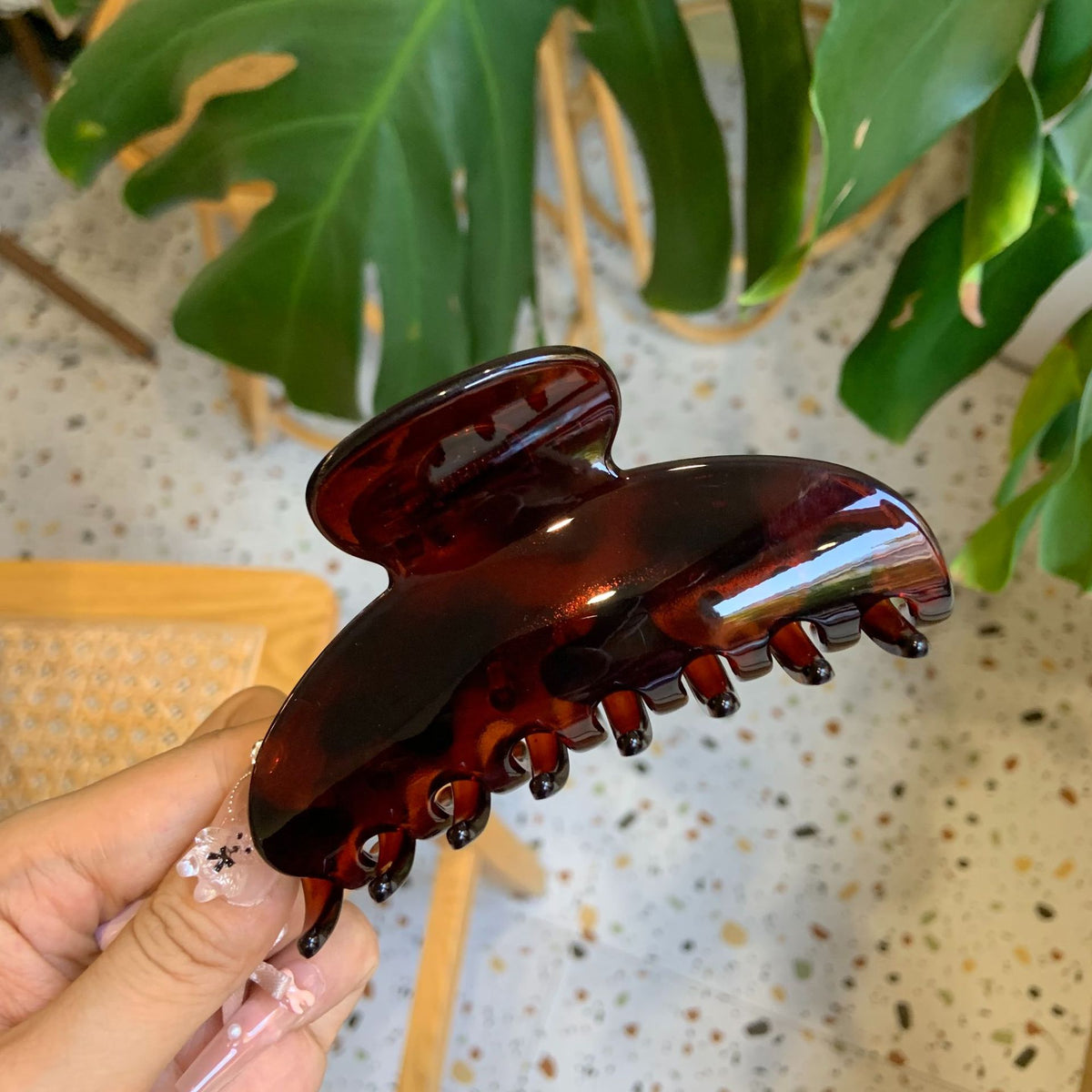 Vintage Pure Color Medium Hair Claw