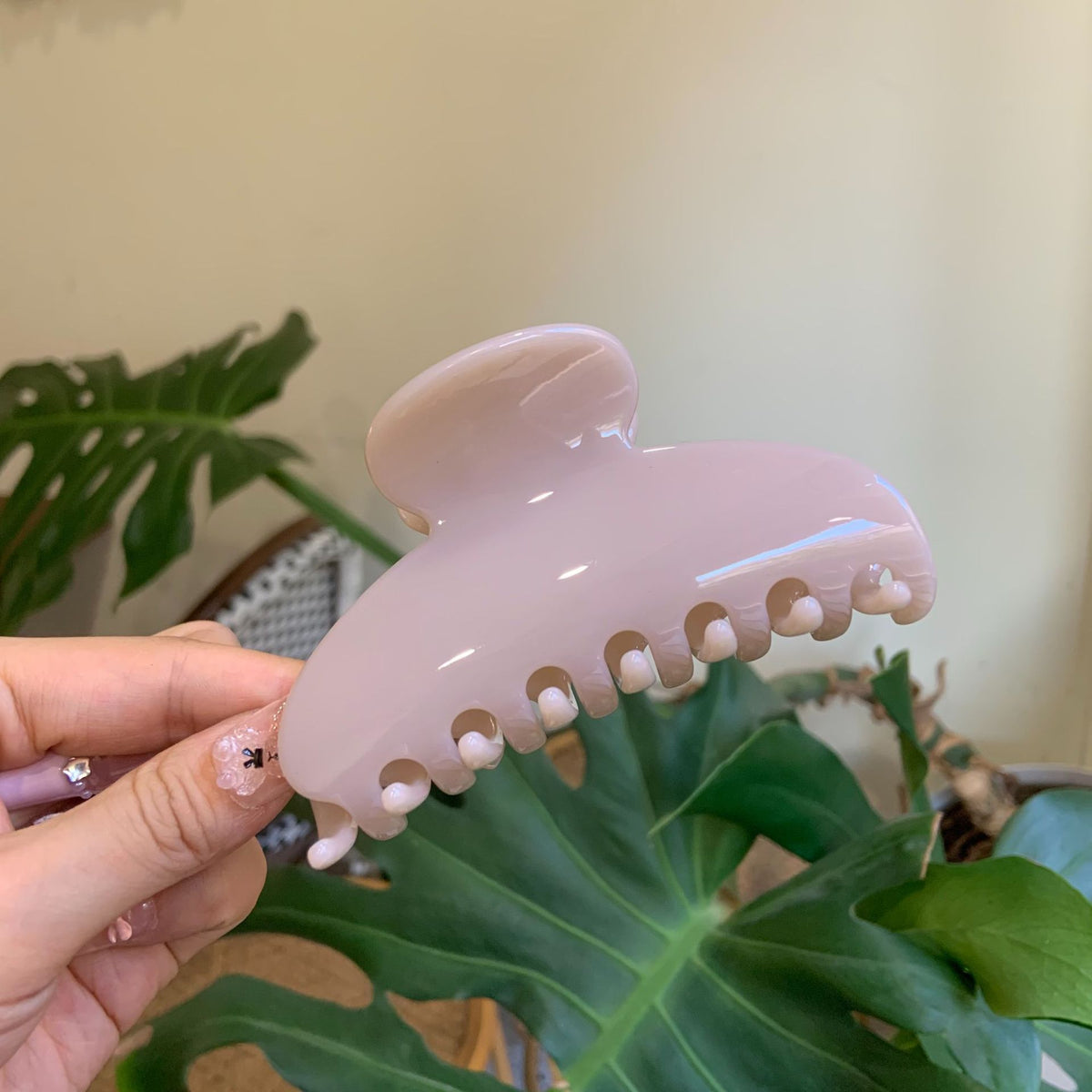 Vintage Pure Color Medium Hair Claw