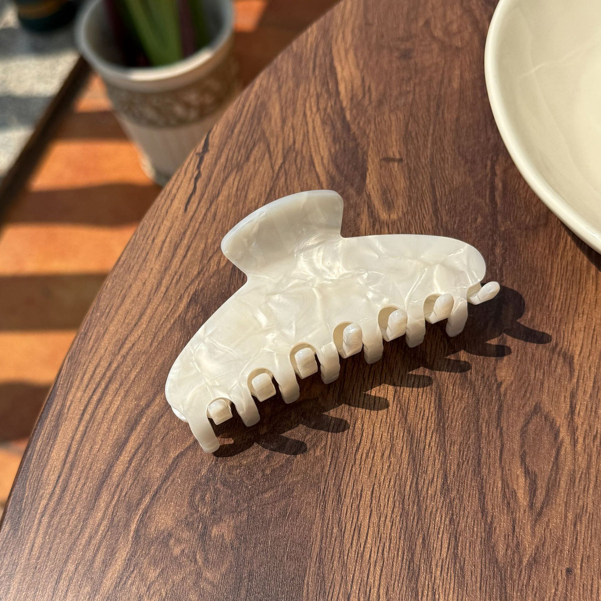 spring and summer big hair claw