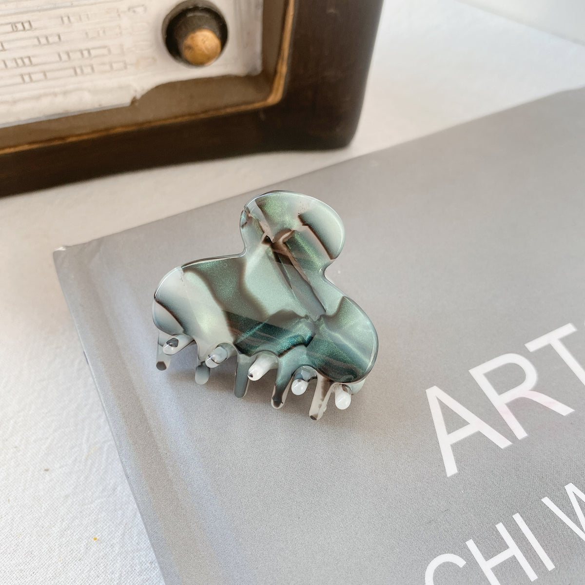 small simple hair clip