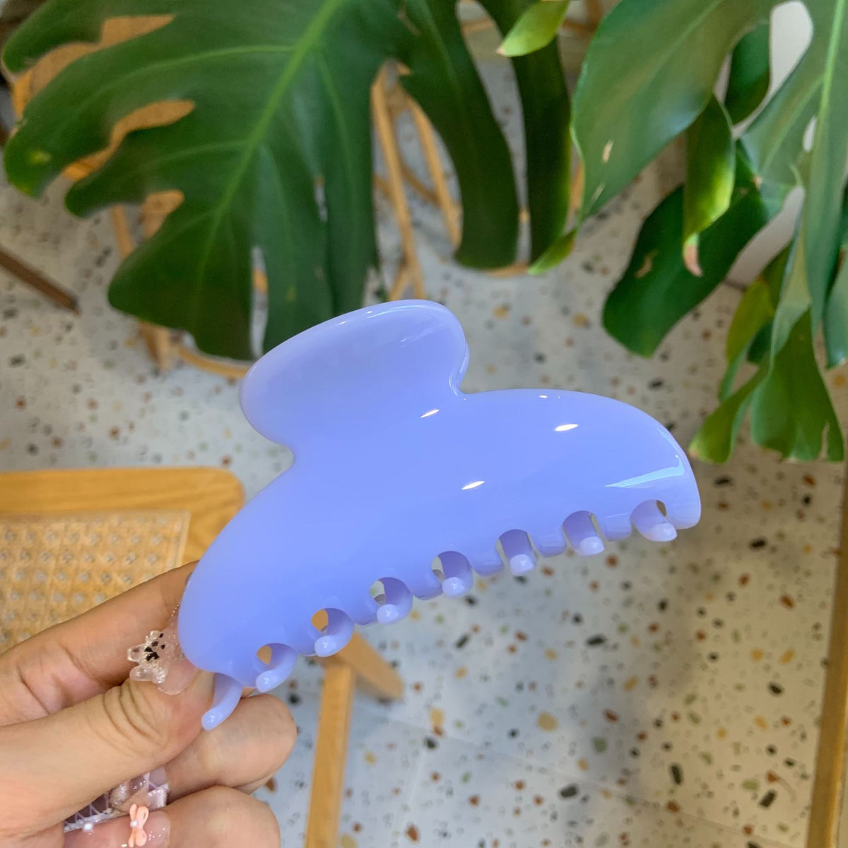 Vintage Pure Color Medium Hair Claw