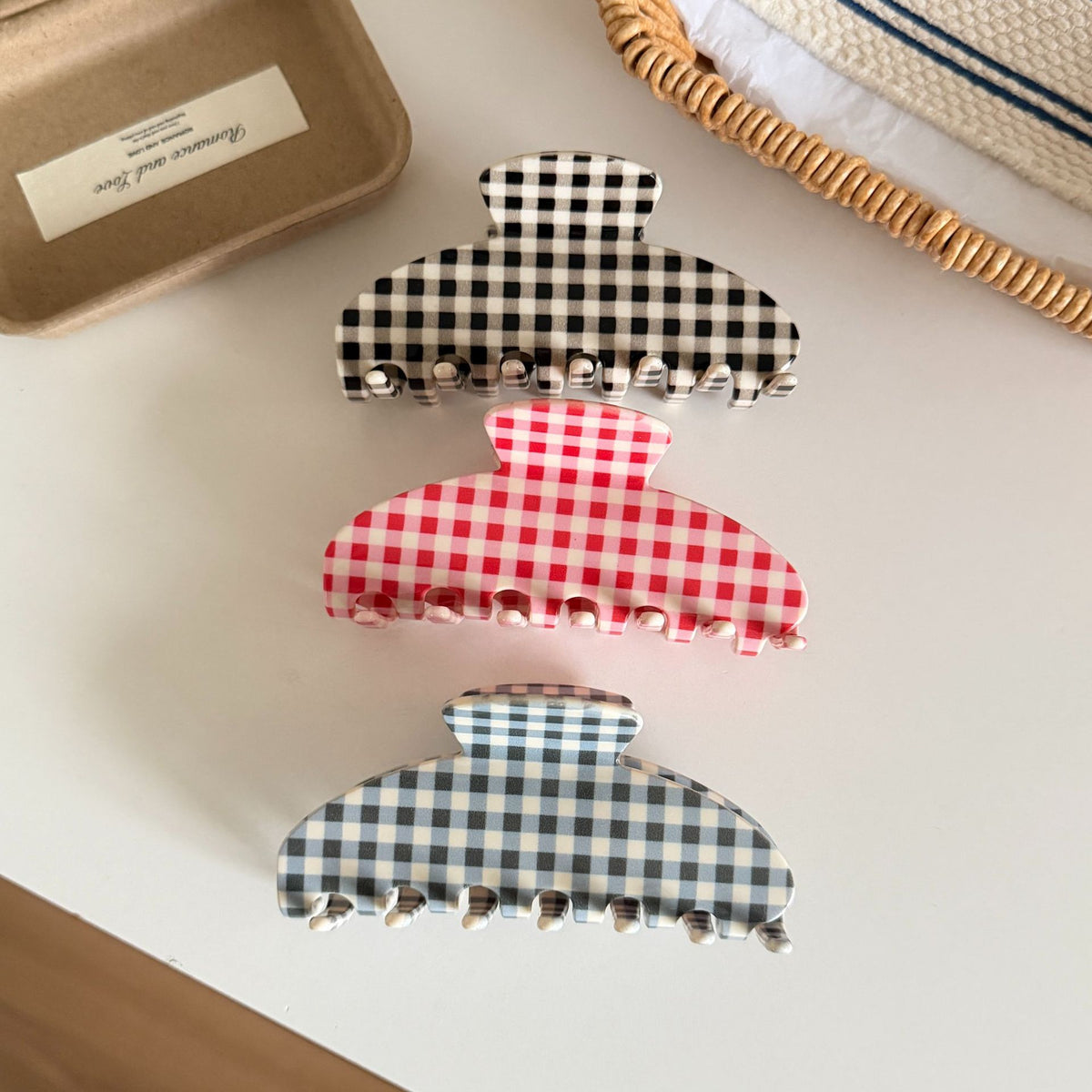 simple plaid hair claw