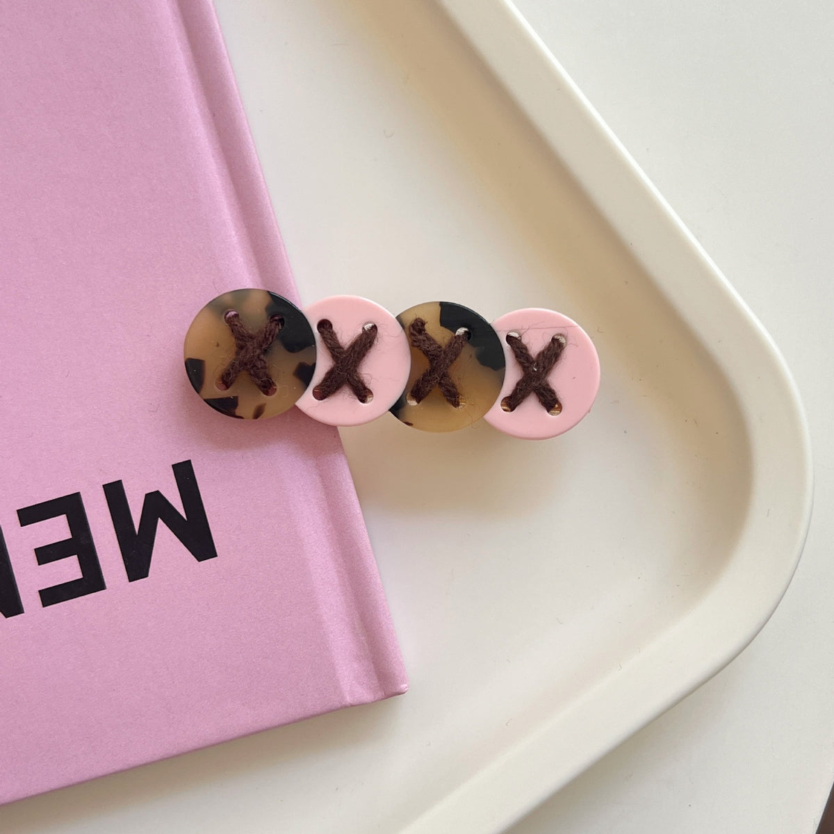 button hair clip