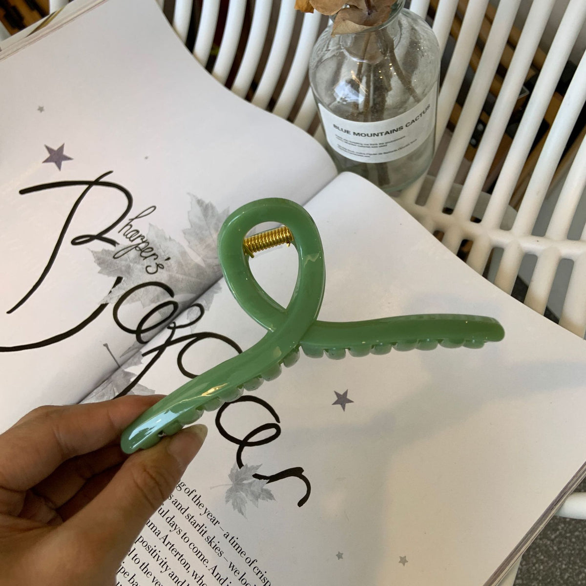 hanger hair claw