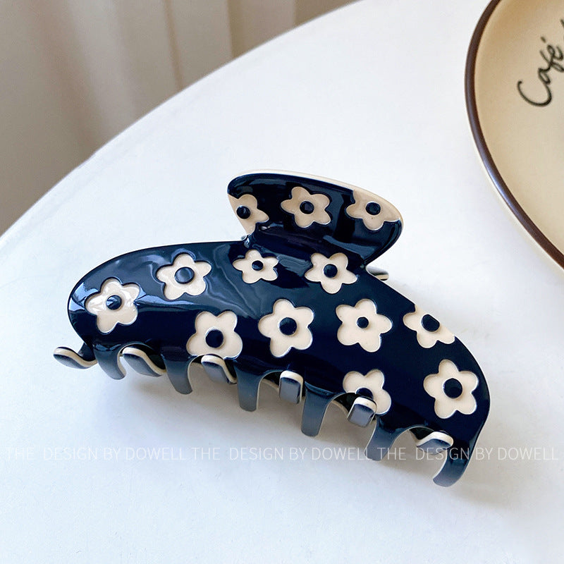 Exquisite Flower Carving Hair Claw