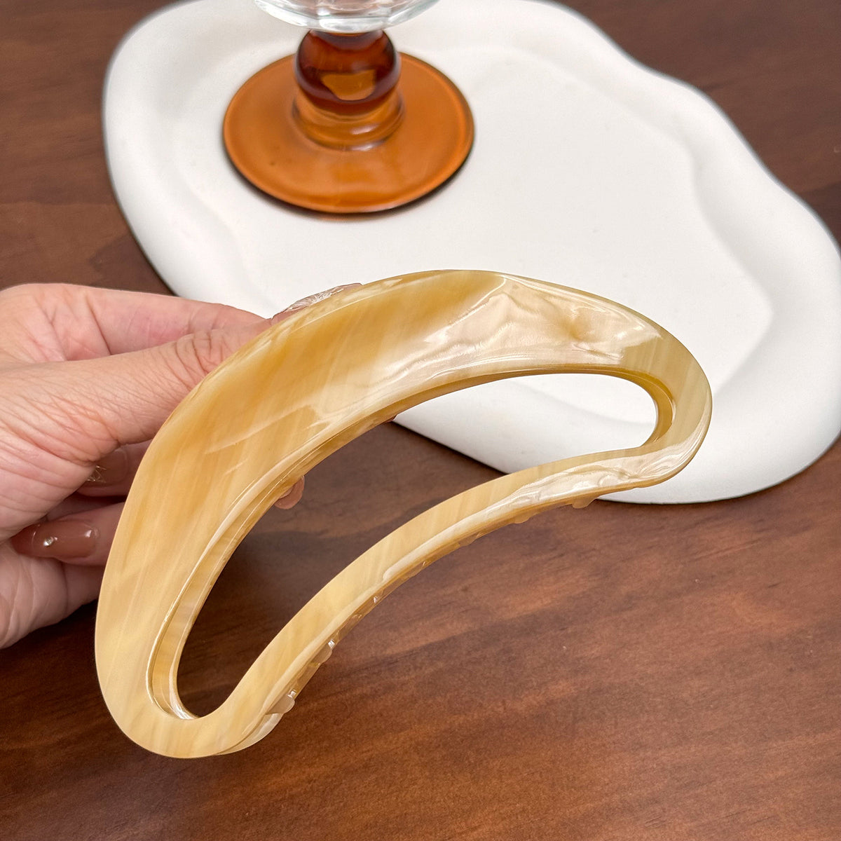 large oval hair claw