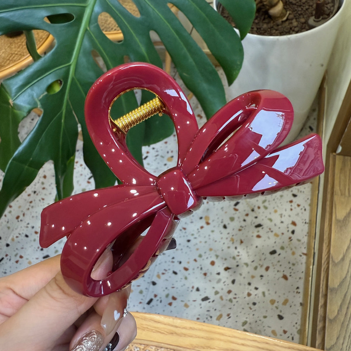 thickened irregular round bow hair claw