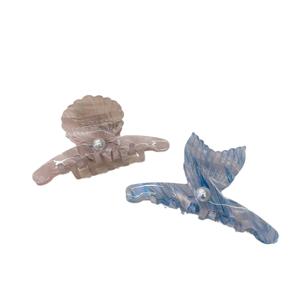 Fish tail pearl hair claw