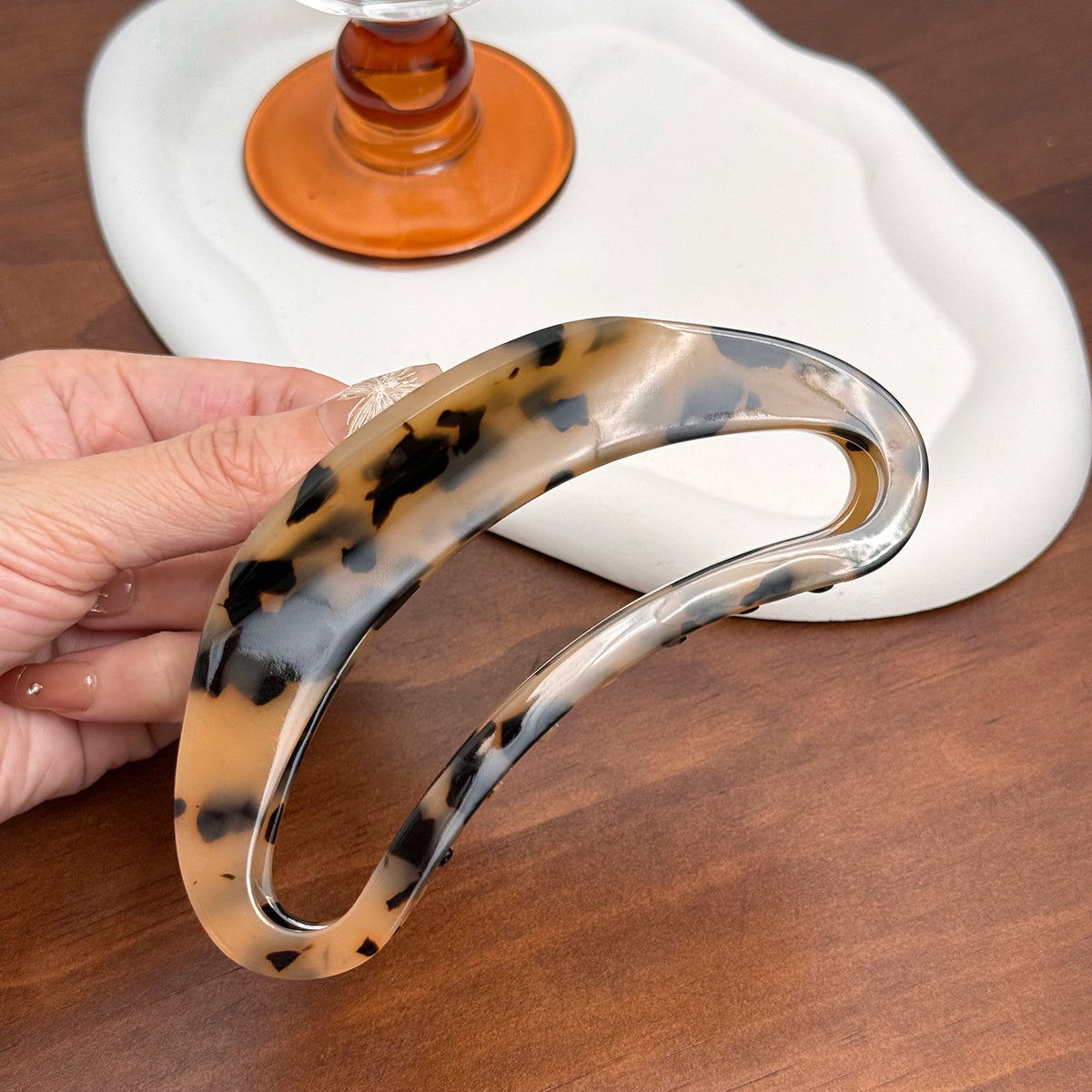 large oval hair claw