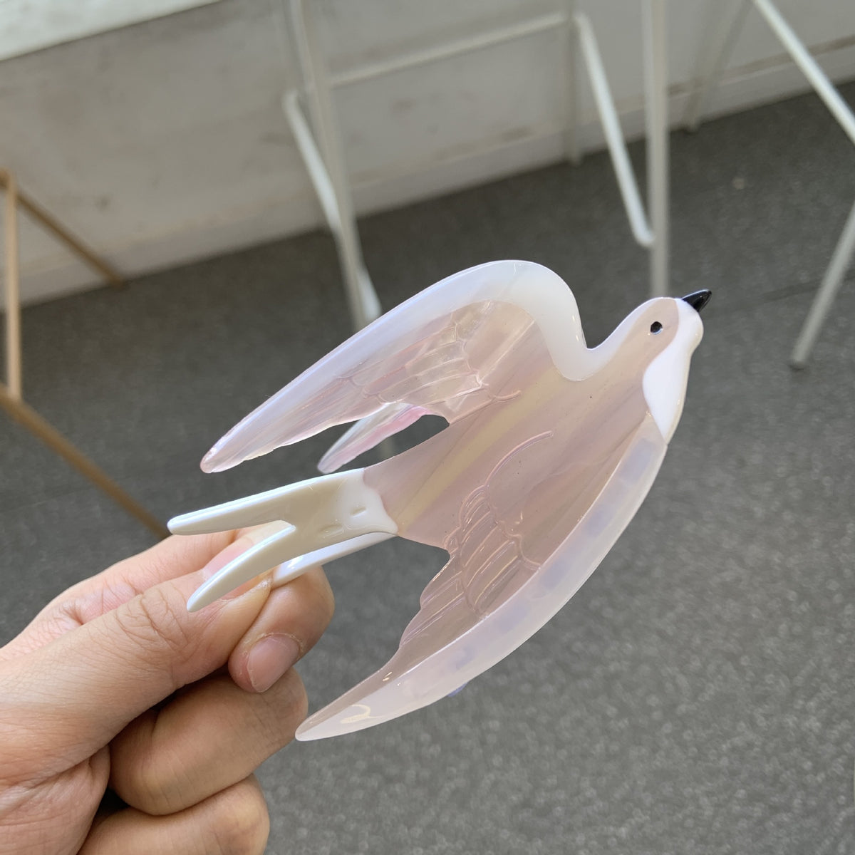 Flying Swallow hair claw