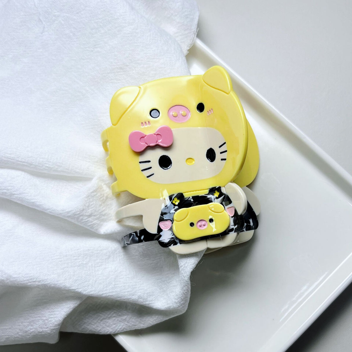 hello kitty hair claw