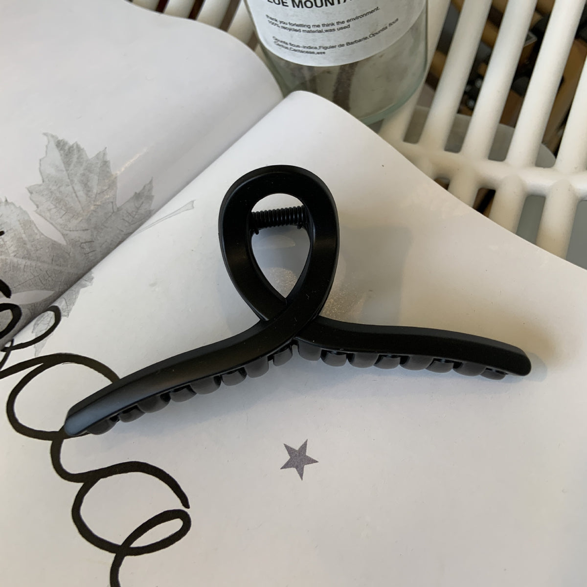 hanger hair claw
