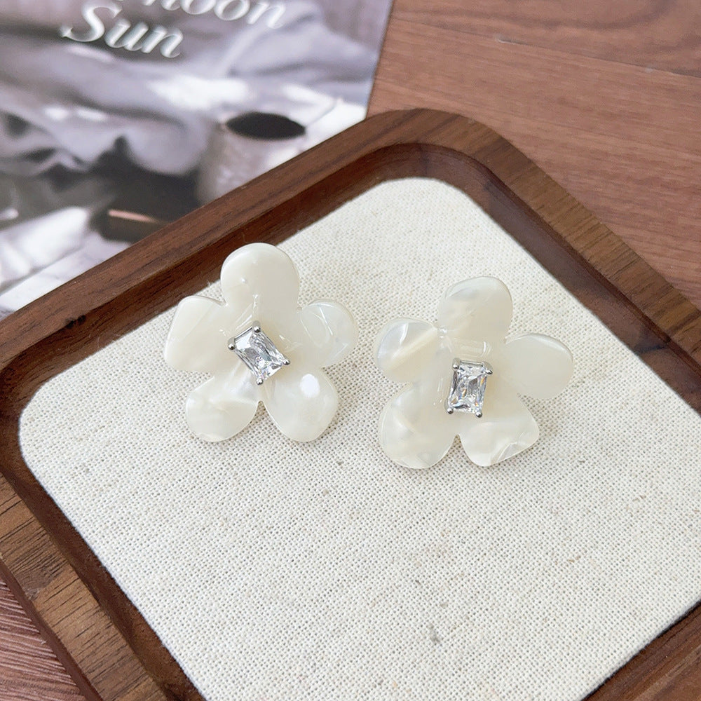 Retro temperament square diamond stud earrings