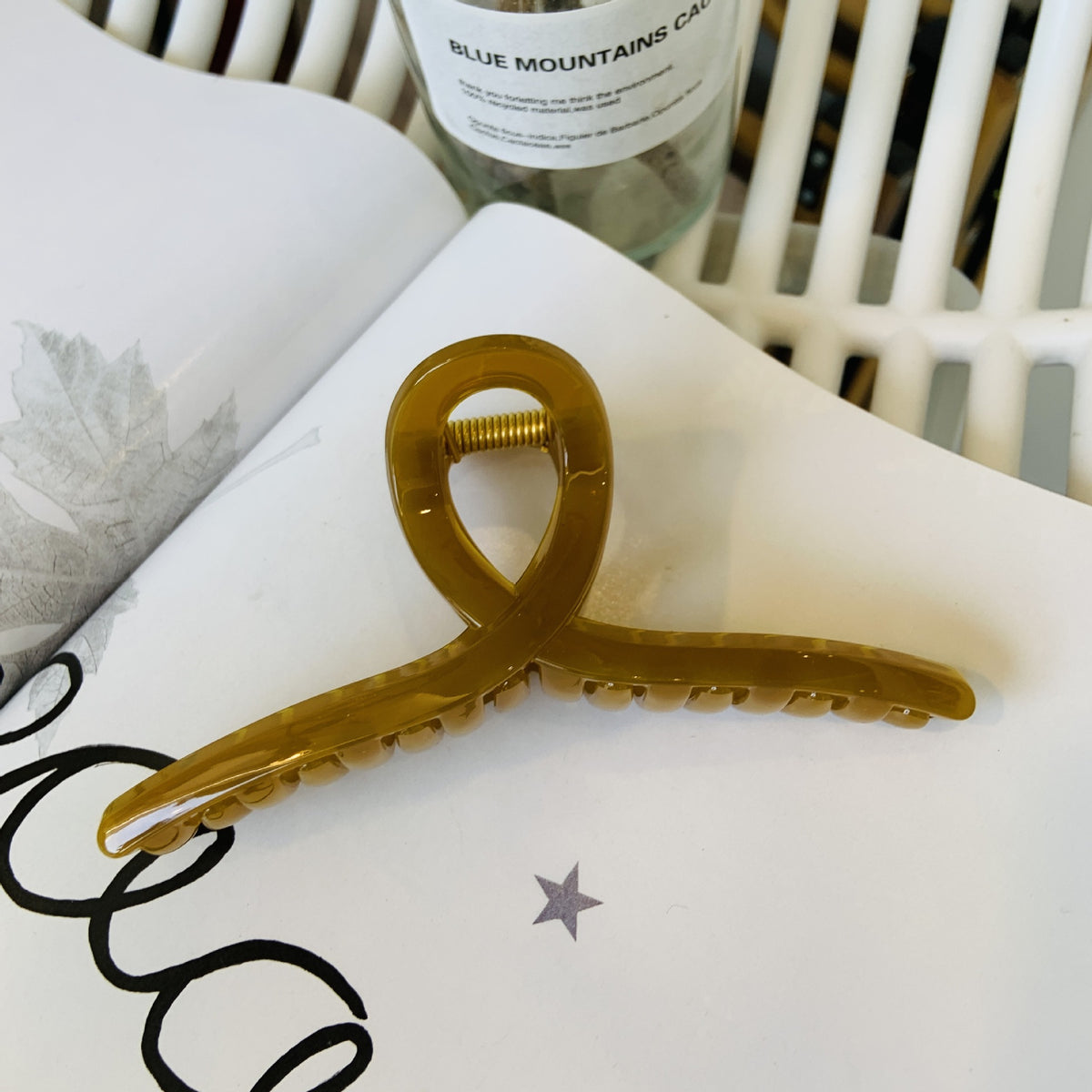 hanger hair claw