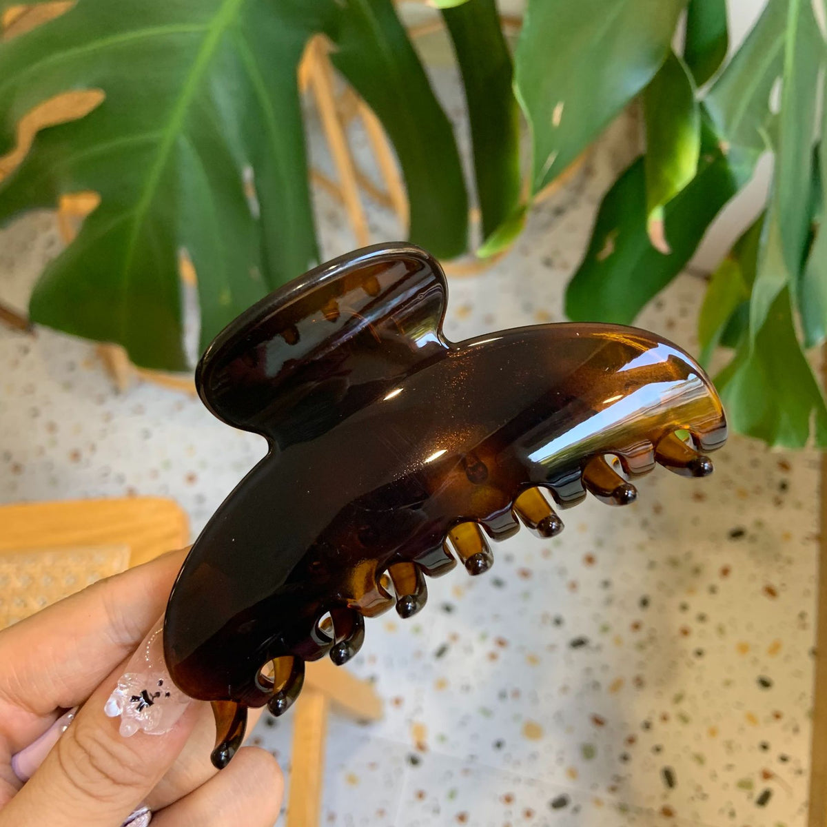 Vintage Pure Color Medium Hair Claw