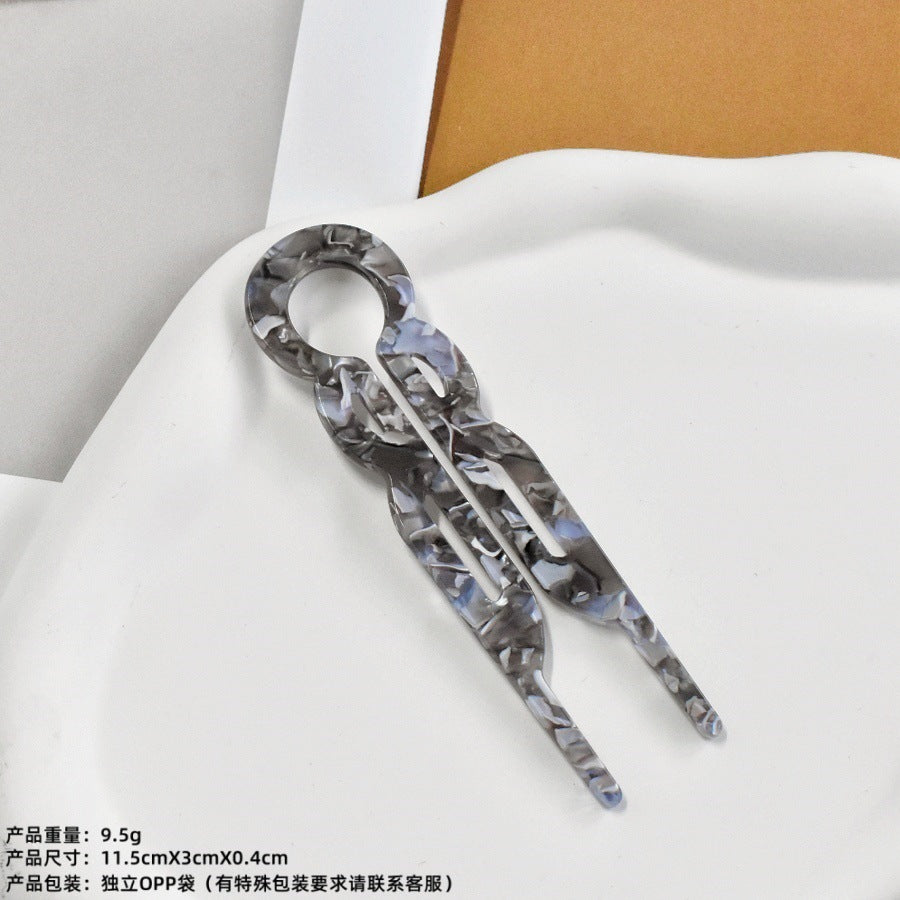 U-shaped acetic acid hairpin