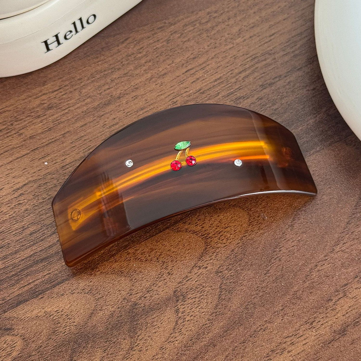 cherry premium feeling hair claw