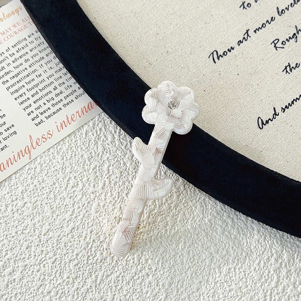 texture flower hair clip
