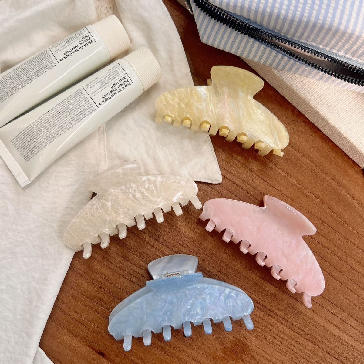 shiny solid color smudge hair claw