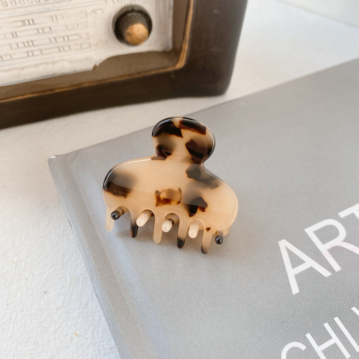 small simple hair clip